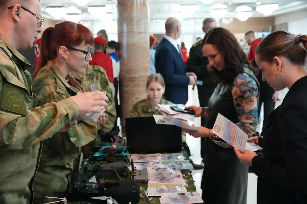 АНО "Авангард" на выставке детских лагерей Дальнего востока