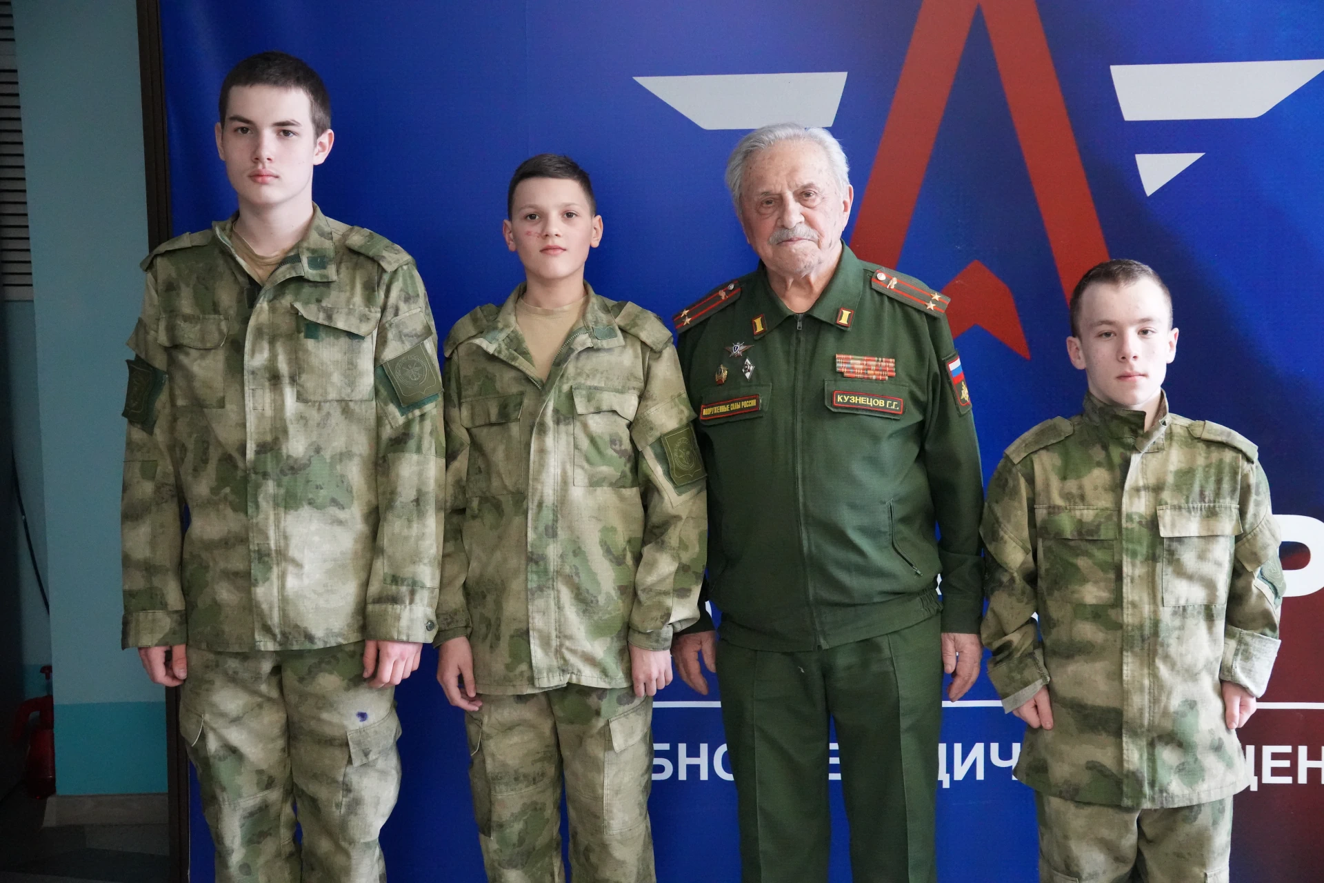 Участник парада 1945 года посетил курсантов АНО «Авангард»